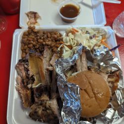 Big Bee’s Barbeque & Grill - Ribs and Pulled Pork