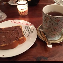 Folie Douce - Thé noir aux fruits rouge avec brioche au Nutella.