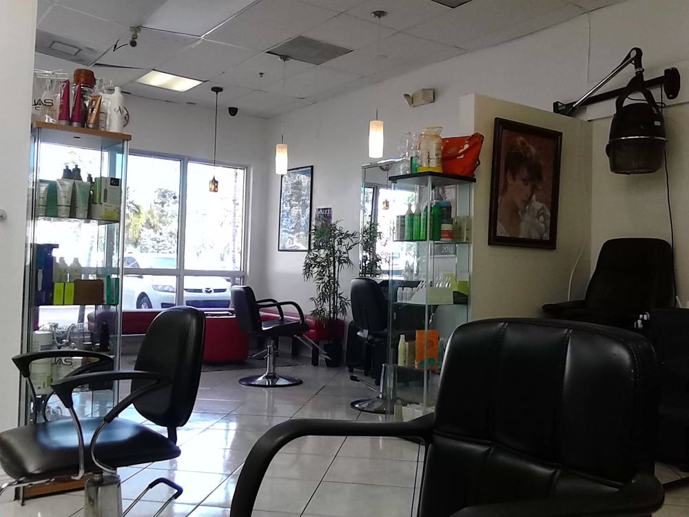 Hollywood Styles Beauty Salon Image
