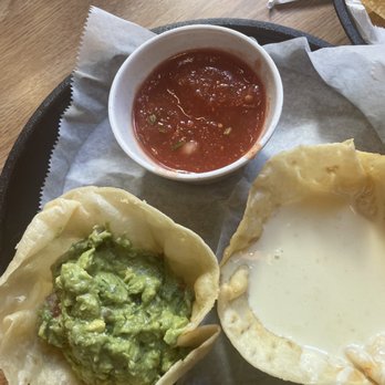Plaza Mexican Grill - tortilla, guacamole and salsa - Mexican Near Me - Columbus, Ohio
