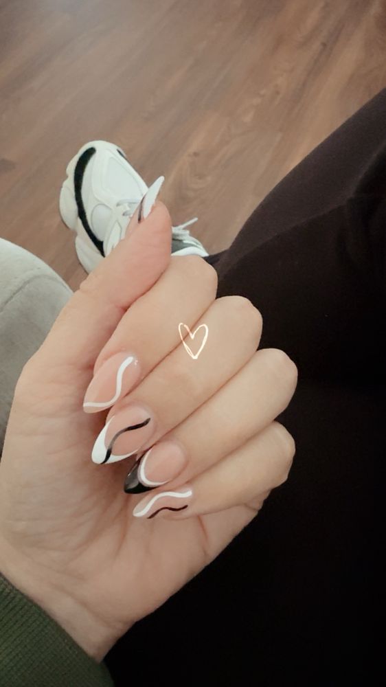Wonder Nails Logo