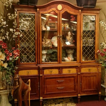 Beau Monde Boutique - A variety of fine jewelry, antiques, vintage items, decorative arts and more! - Antiques Near Me - Front Royal, Virginia