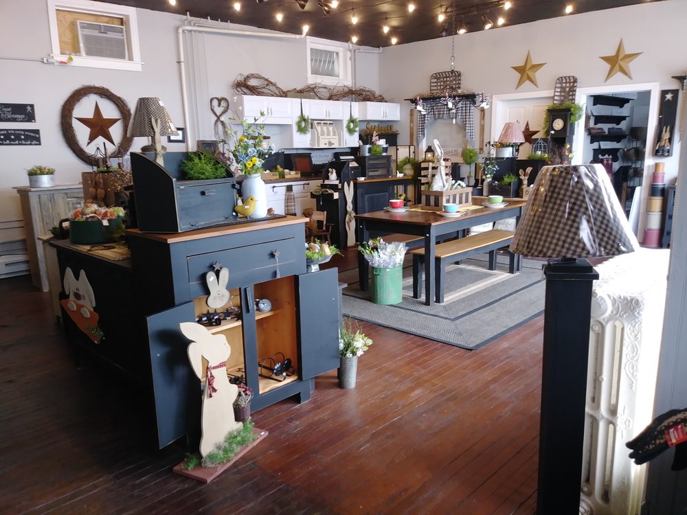 ALL THINGS COUNTRY Updated October 2024 9 E Baltimore St