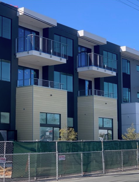 Slide of Extreme Mountain Builders