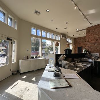 Sano Redmond - Inside corner entrance - Juice Bars & Smoothies Near Me - Redmond, Washington