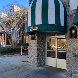 Chris' Famous Hotdogs - Entrance