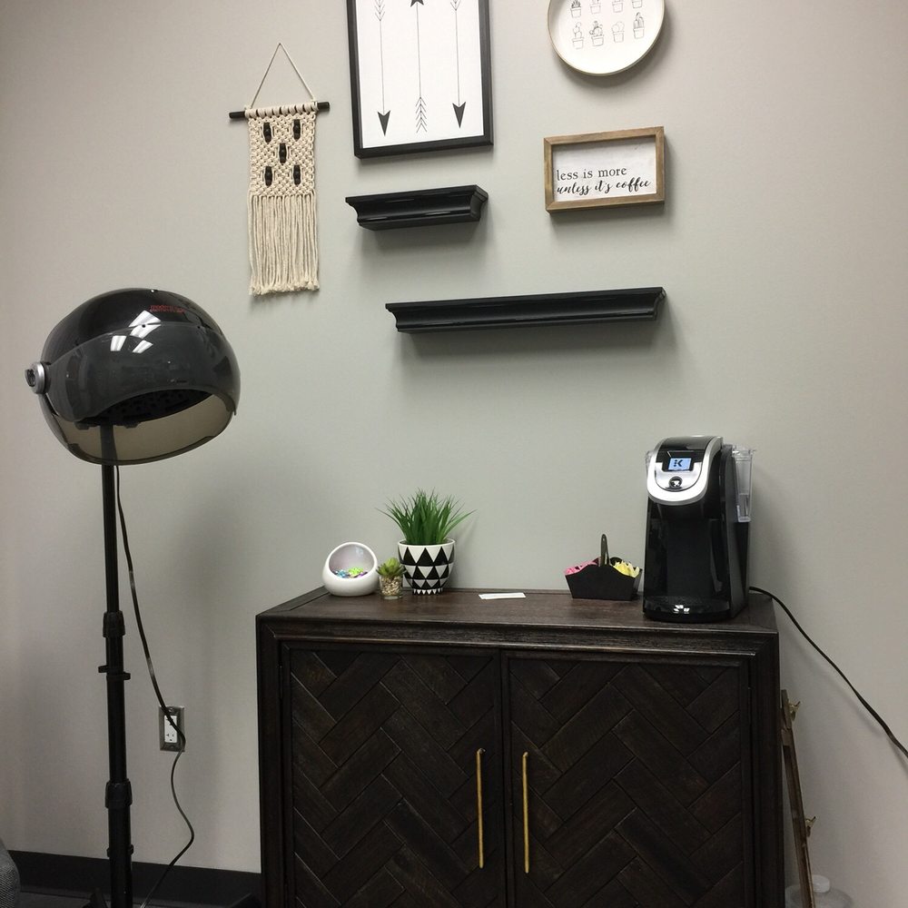 Bliss Hair Bar - Hair Salons Near Me - Pasadena, Texas