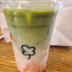 Clover Smoothie & Tea - Strawberry matcha
