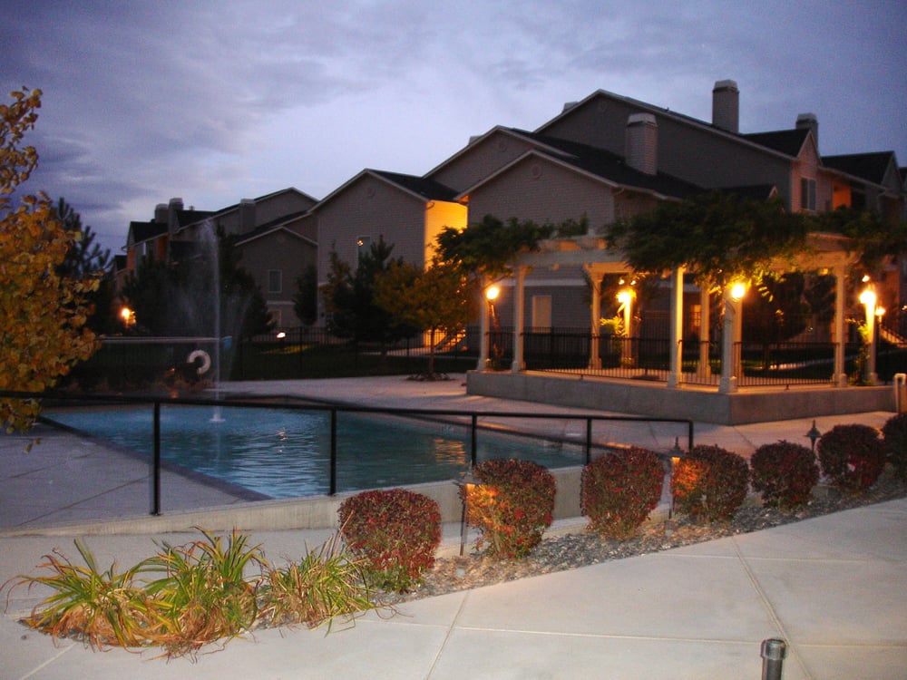 LA SERENA AT HANSEN PARK Updated September 2024 10 Reviews 7701 W