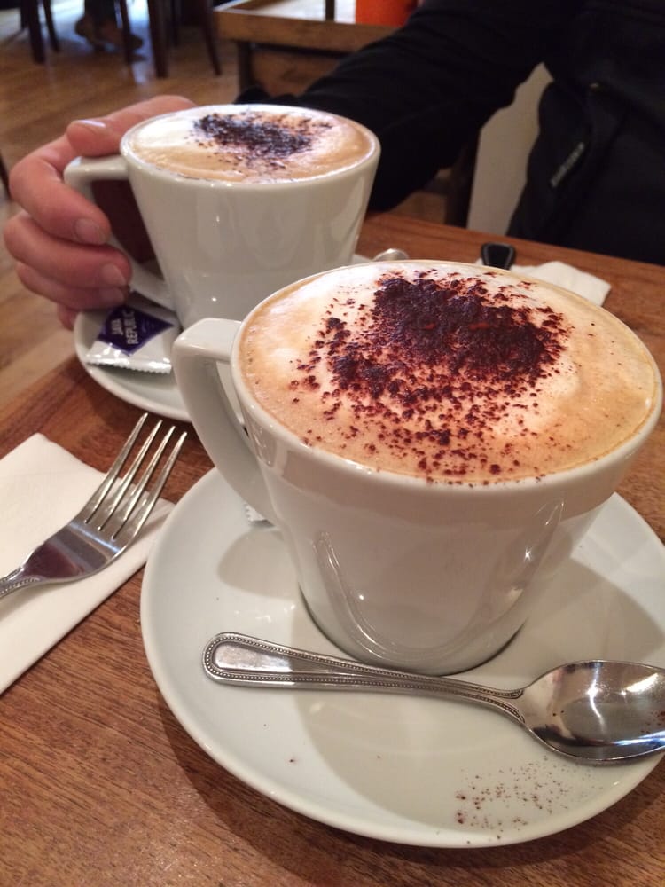 THE SUMMERHOUSE Updated August 2024 Main Street, Lismore, Co