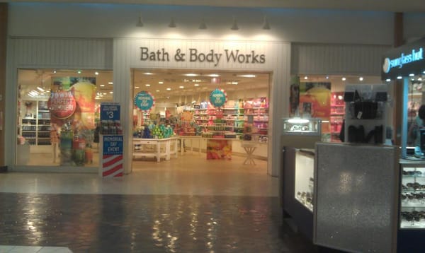 BATH & BODY WORKS - Updated May 2025 - 8555 Seneca Turnpike, New ...