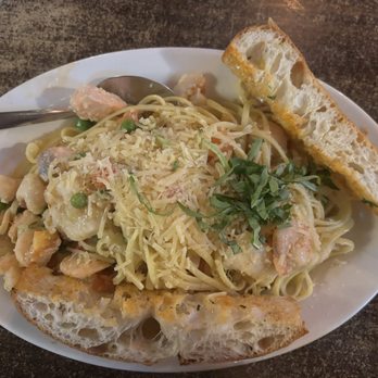7 Mile House - Seafood Linguini - Sports Bars Near Me - Brisbane, California