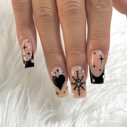 Nails Yes - Size: M
Shape: Square
Black and silver design