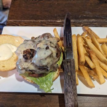 Brick and Barrel Cross Keys - Burgers Near Me - Pittsburgh, Pennsylvania