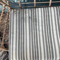 Sun Palace Vacations - Moldy chair pads on the Lanai