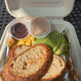 Radio Rosewood - Two egg plate - Coffee Roasteries Near Me - Austin, Texas