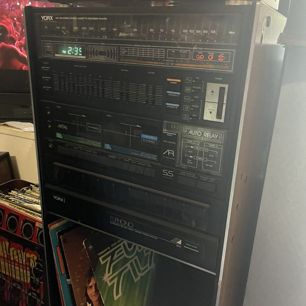 Sweet Repeat Resale - coolest record player i've ever seen - Home Decor Near Me - Bryan, Texas