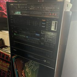 Sweet Repeat Resale - coolest record player i've ever seen