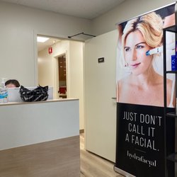 FlowMD Aesthetic Center - Great environment and service. I bought a package of 12 m22. You can't find better price in Bay Area!!!