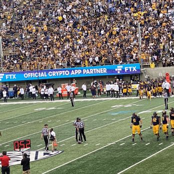 California Memorial Stadium - Stadiums & Arenas Near Me - Berkeley, California