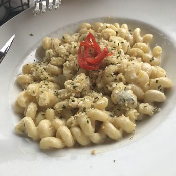 Café Hollander Hilldale - American Near Me - Madison, Wisconsin