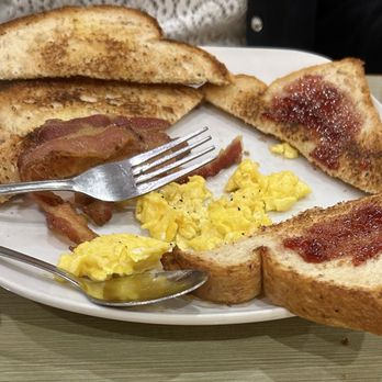 Jimmy's Egg - Two eggs on an adult plate were  smaller then one egg one a child's plate. - Breakfast & Brunch Near Me - Bixby, Oklahoma