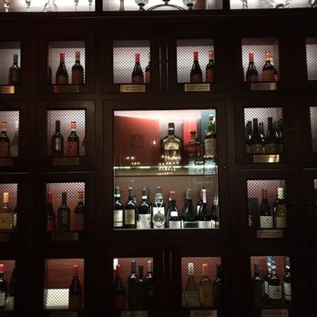 Giacomo's Wayland - Wine lockers - Pizza Near Me - Wayland, Massachusetts