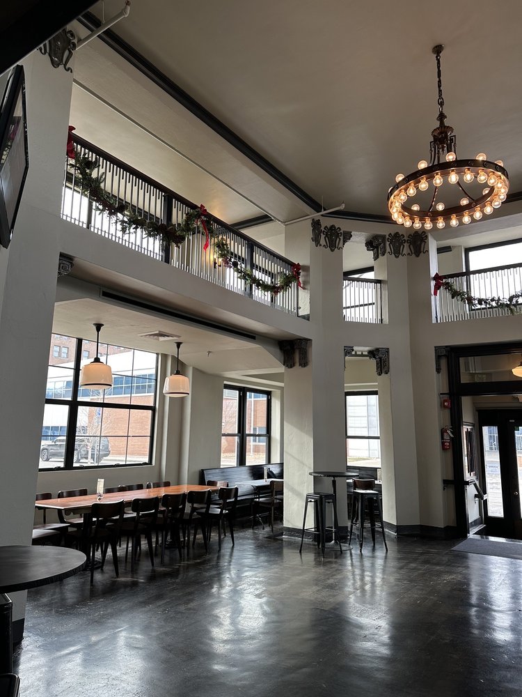 Amigoni Urban Winery - vineyard in Kansas City, MO