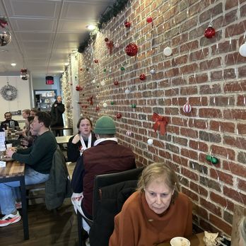 St Elmo's Coffee Pub - Side room near my " chair" - Coffee & Tea Near Me - Alexandria, Virginia St Elmo's Coffee Pub - Side room near my " chair" - Coffee & Tea Near Me - Alexandria, Virginia