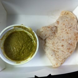 Go! Salads - Pita Bread with Basil Hummus dip