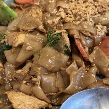 Kanok Thai Bistro - Pad See Ew - Thai Near Me - Costa Mesa, California Kanok Thai Bistro - Pad See Ew - Thai Near Me - Costa Mesa, California