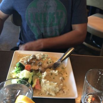 Mike's Grillhouse - Chicken Scallopini with creamy sauce - American Near Me - Modesto, California