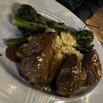 The Hunter's Hound - Filet of Beef Medallions - Bars Near Me - Chevy Chase, Maryland