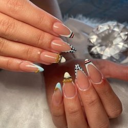 Lavue Nail Lounge