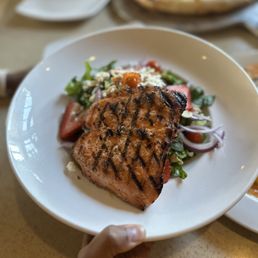 Grilled Salmon Salad