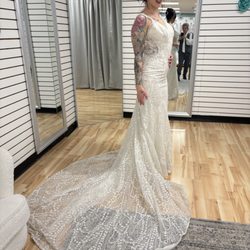 A Night to Remember - Showing off lace on Bridal Gown