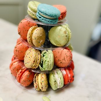 Lady Yum - Kirkland - 25 Pack Pick Your Own Flavors Macaron! - Wine Bars Near Me - Kirkland, Washington