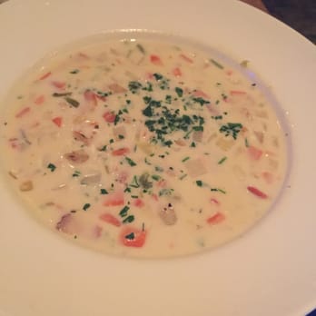 Earls Kitchen + Bar - Clam chowder - creamy!! - Canadian (New) Near Me - Victoria, British Columbia Earls Kitchen + Bar - Clam chowder - creamy!! - Canadian (New) Near Me - Victoria, British Columbia