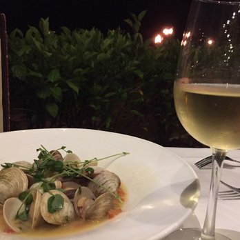 Hukilau Lanai - Clams with Riesling - Seafood Near Me - Kapaa, Hawaii