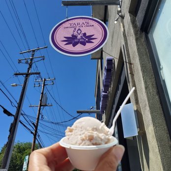 Tara's Organic Ice Cream - Strawberry in a baby cup - Ice Cream & Frozen Yogurt Near Me - Berkeley, California Tara's Organic Ice Cream - Strawberry in a baby cup - Ice Cream & Frozen Yogurt Near Me - Berkeley, California