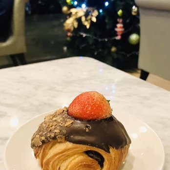 Paris Baguette - Chocolate croissant - Coffee & Tea Near Me - Milpitas, California Paris Baguette - Chocolate croissant - Coffee & Tea Near Me - Milpitas, California