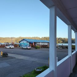 B J's Ice Cream Parlor - View