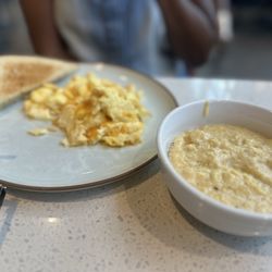 Uptown Yolk - Cheese eggs, grits, toast