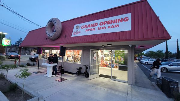 Randy's Donuts by null