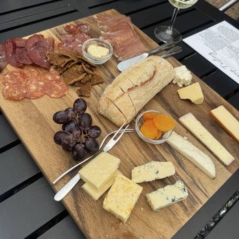 Vino Virginia - Complimentary charcuterie including with our tasting flight at one of the winery stops. - Wine Tours Near Me