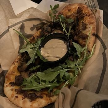 Two Tones Dueling Piano Bar - Flatbread - Piano Bars Near Me - Oak Ridge North, Texas
