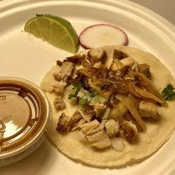 Tacos Chapis - Chicken street tack. Small in size but delicious.