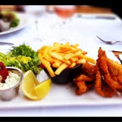 Le Mess - Fish and chips de solettes, thym, sauce aux herbes fraiches comme une tartare