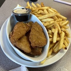 Country Ranch Family Restaurant & Ice Cream Parlor - Perch and fries