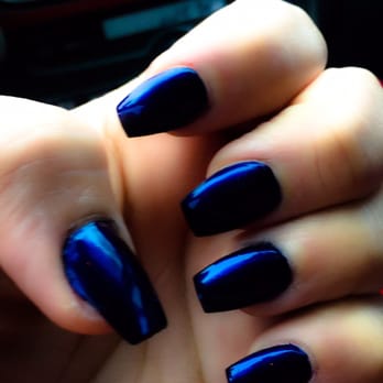 Luxe 9 Nails and Spa - Perfect metallic by Eve - Nail Salons Near Me - Corona, California